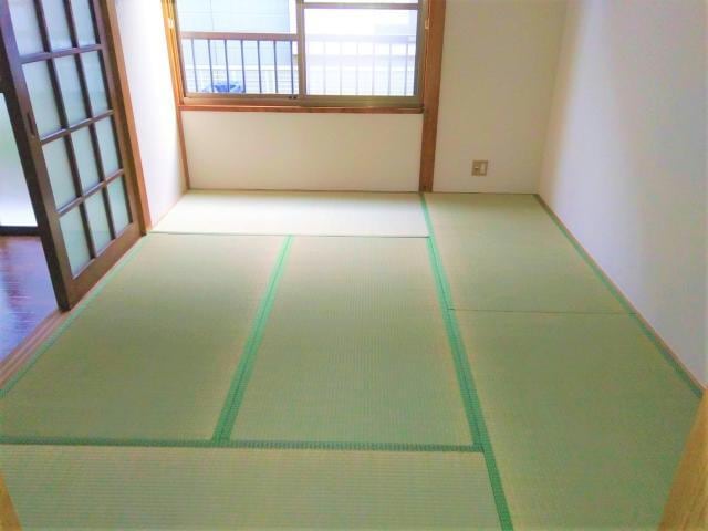 物件内観写真5　(畳が落ち着きます)