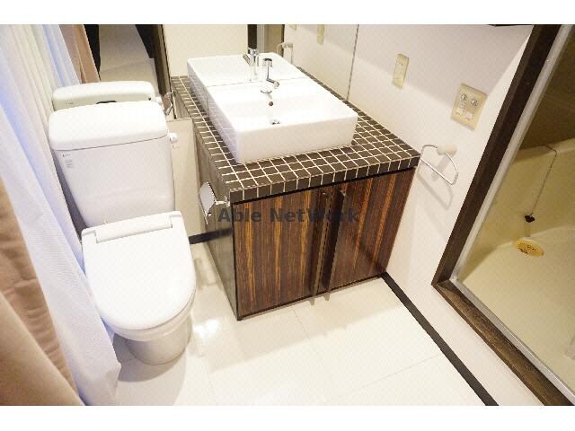 物件内観写真8　(独立洗面台)