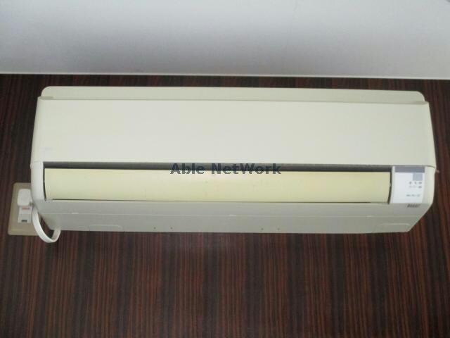 物件内観写真9　(エアコンは必需品)