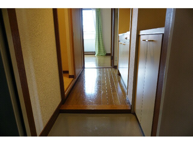 物件内観写真4　(落ち着いた色合いです)