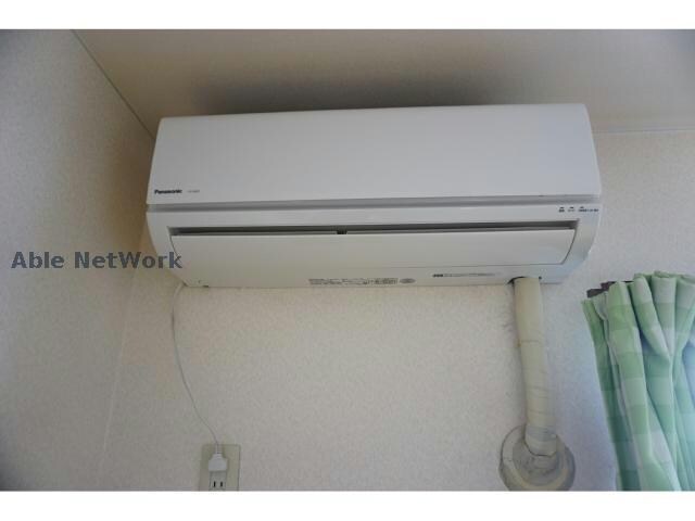 物件内観写真9　(エアコンは必需品)