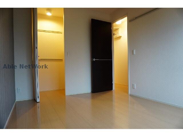 物件内観写真7　(落ち着いた色合いです)