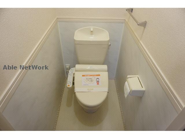 物件内観写真12　(温水洗浄便座)