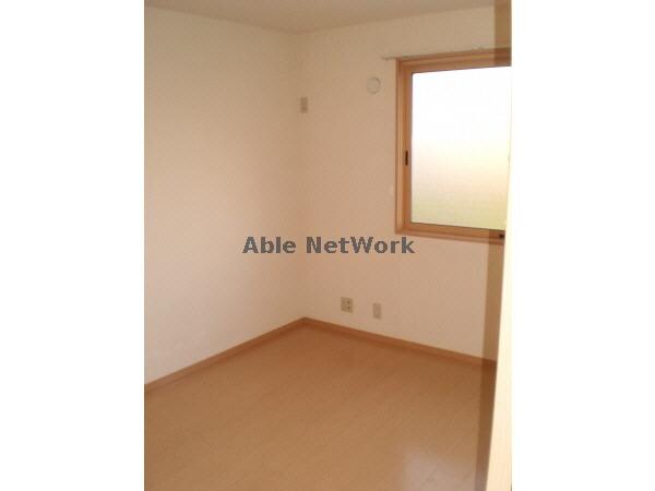 物件内観写真10　(落ち着いた色合いです)