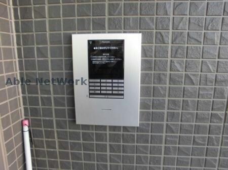 物件外観写真4　(オートロック操作盤)