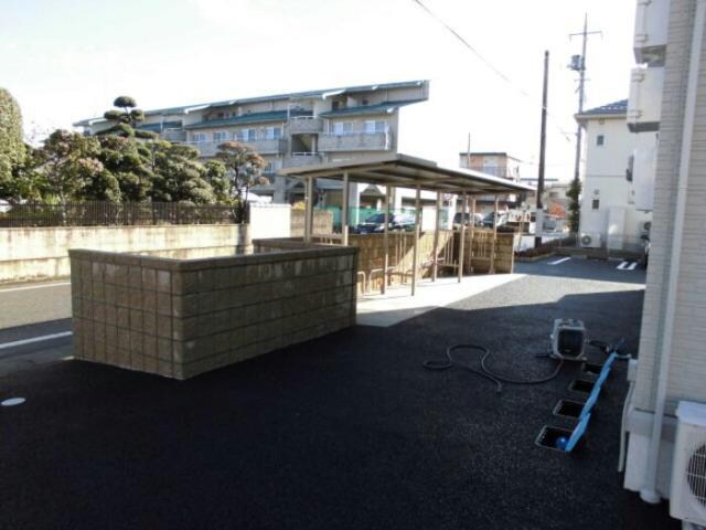 物件外観写真5　(ゴミ置場)