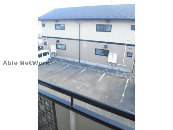 物件内観写真6　(駐車場目の前にあります)