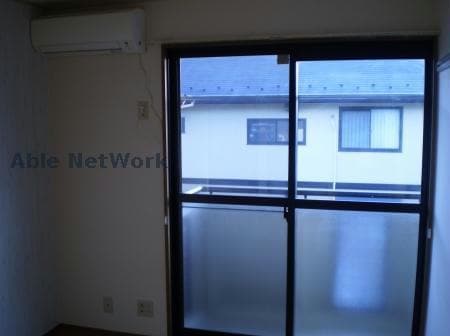 物件内観写真6　(落ち着いた色合いです)