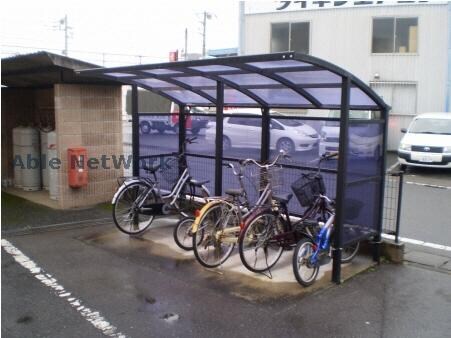 物件外観写真3　(敷地内駐輪場)