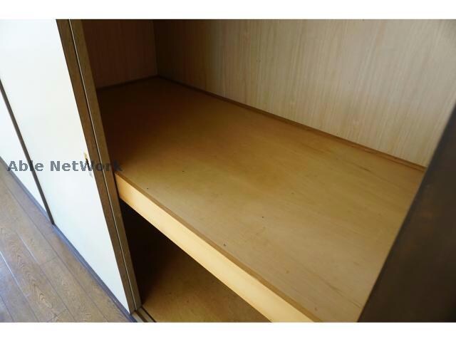 物件内観写真10　(収納いっぱい)