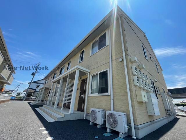 物件外観写真3　(きれいな外観です)