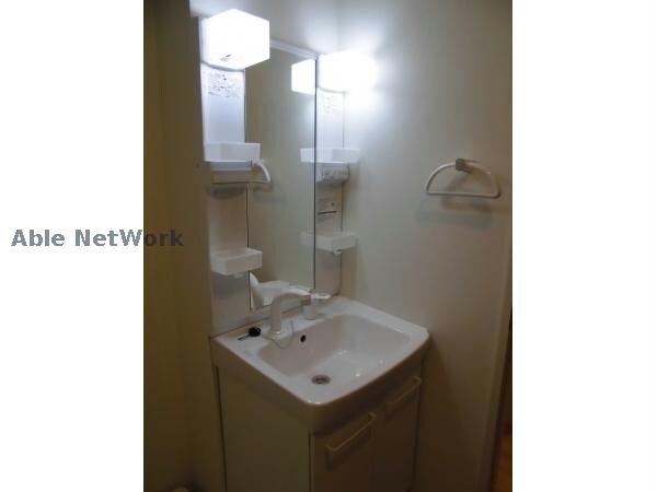 物件内観写真10　(シャワー付き洗面台)