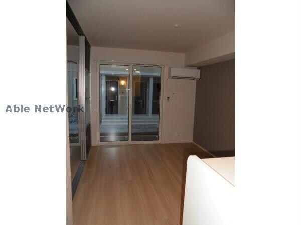 物件内観写真12　(広いリビング)