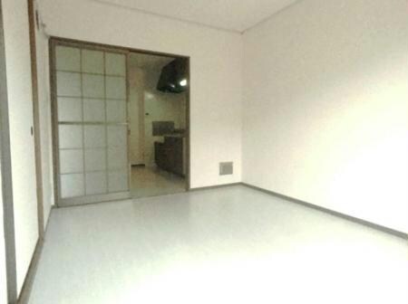 物件内観写真10　(明るい室内です)