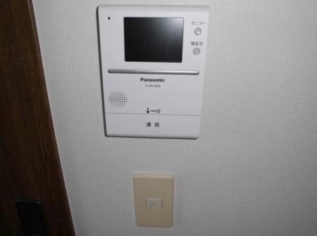 物件内観写真11　(女性も安心のTVモニターホン)