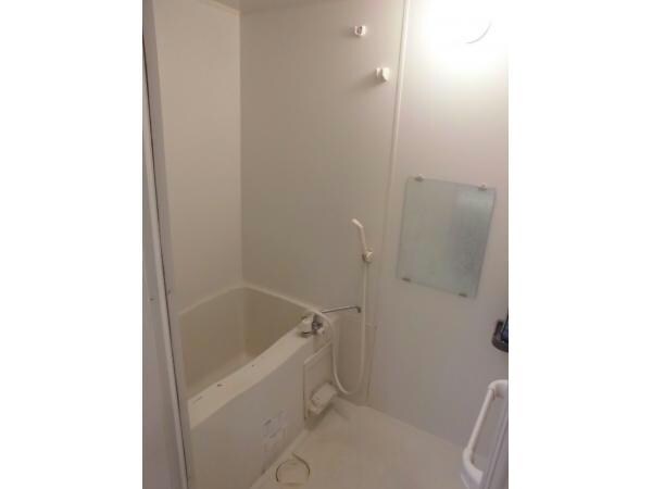 物件内観写真11　(ゆったりバスルーム)