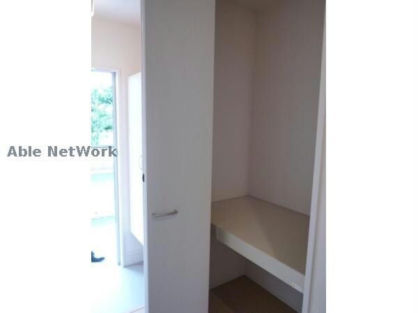 物件内観写真6　(安心の収納量)