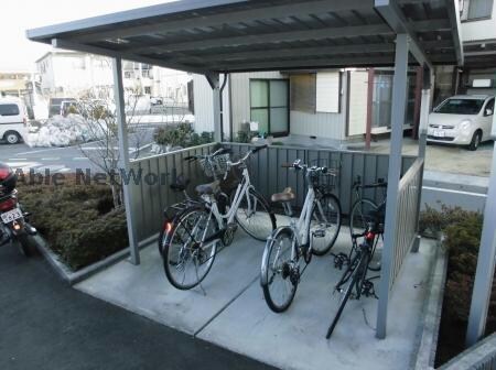 物件外観写真2　(敷地内駐輪場)