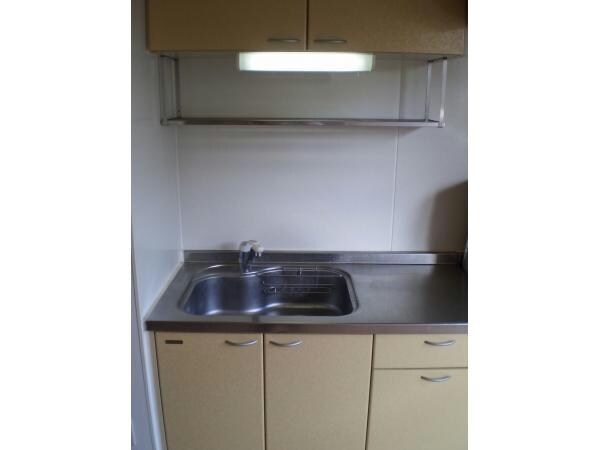 キッチン(落ち着いた色合いです)