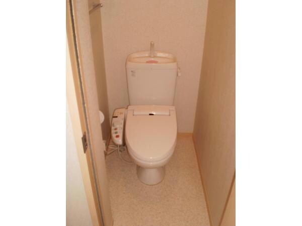 物件内観写真5　(温水洗浄暖房便座)