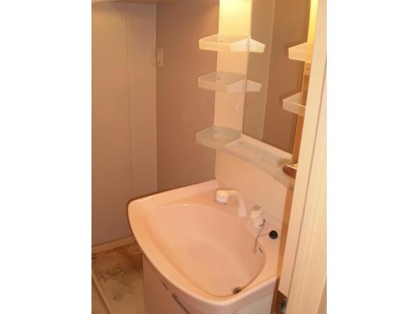 物件内観写真6　(うれしい独立洗面台)