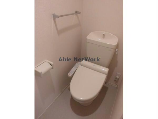 物件内観写真12　(温水洗浄暖房便座)