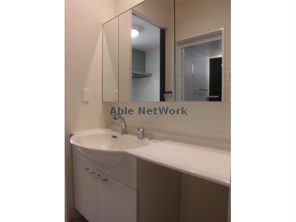 物件内観写真13　(オシャレな洗面所！)