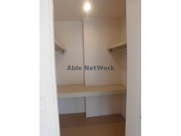 物件内観写真16　(ウォークインクローゼット)