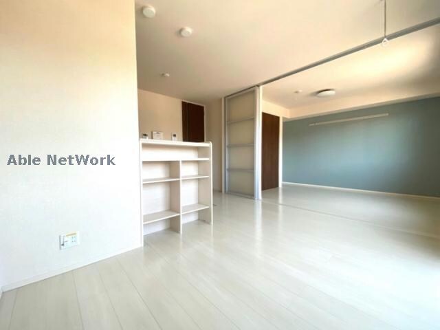 物件内観写真9　(明るい室内)