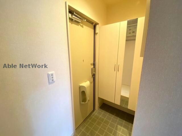 物件内観写真21　(天井高シューズボックス付き)