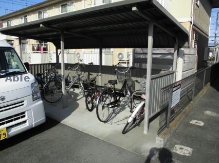 物件外観写真2　(敷地内駐輪場)