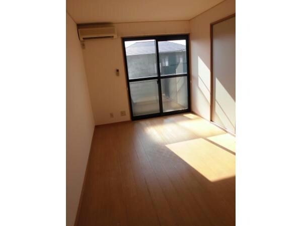 物件内観写真4　(日当たり良好です)