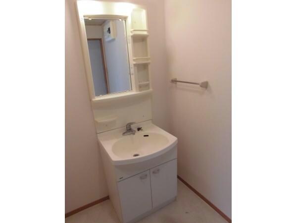 物件内観写真8　(うれしい独立洗面台)