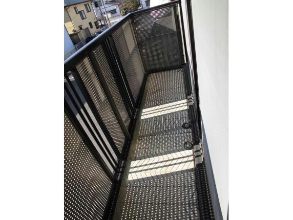 物件内観写真10　(太陽の光でいつも明るいです)