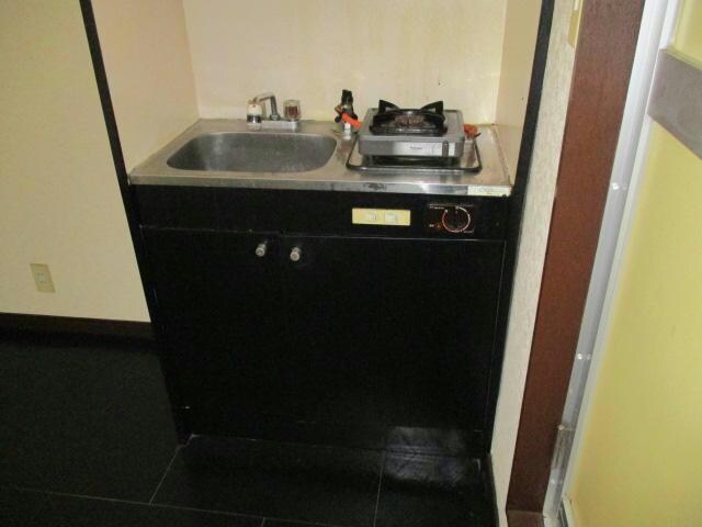 物件内観写真5　(広々ガスキッチン)