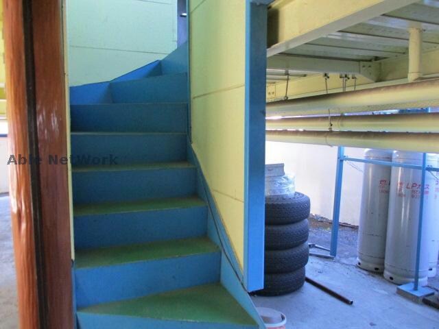 物件外観写真3　(建物入口階段です)