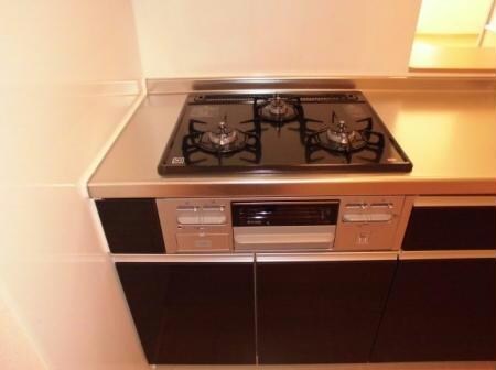 物件内観写真6　(ガスコンロ付きシステムキッチン)