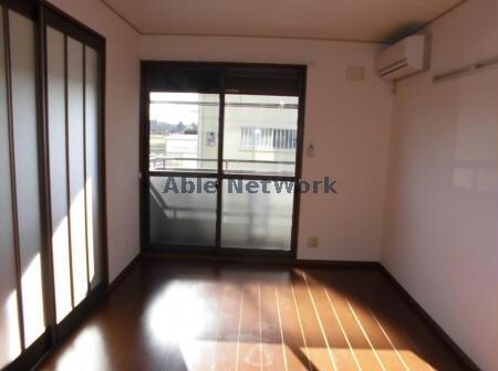 物件内観写真4　(日差しが差し込みます)