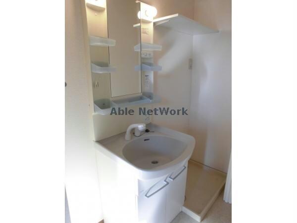 物件内観写真11　(独立洗面台)