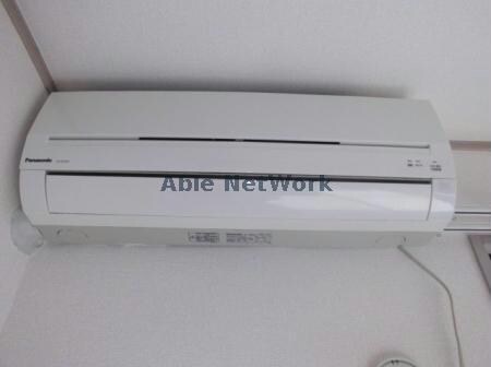 物件内観写真5　(エアコンは必需品)