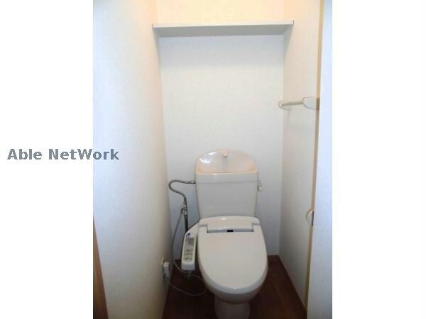 物件内観写真6　(温水洗浄便座です)