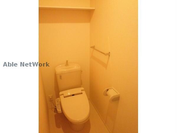 物件内観写真9　(いつも清潔な温水洗浄便座)