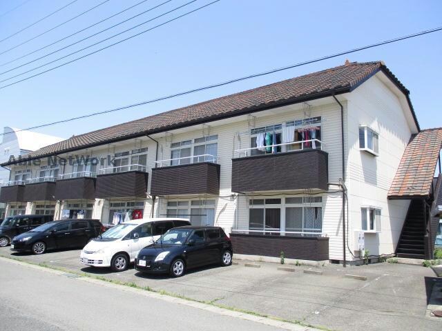 物件外観写真1　(きれいな外観です)