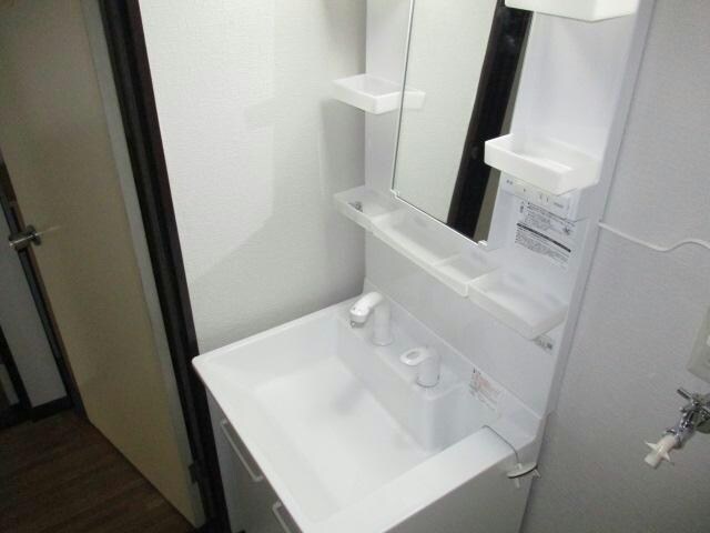 物件内観写真6　(うれしい独立洗面台です)