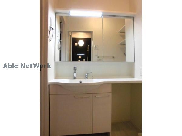 物件内観写真10　(嬉しい独立洗面台)