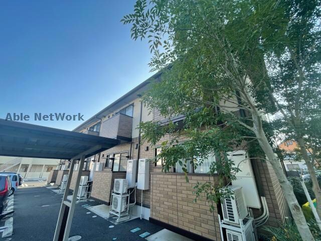 物件外観写真1　(きれいな外観です)