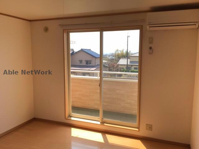 物件内観写真4　(日差しが差し込みます)