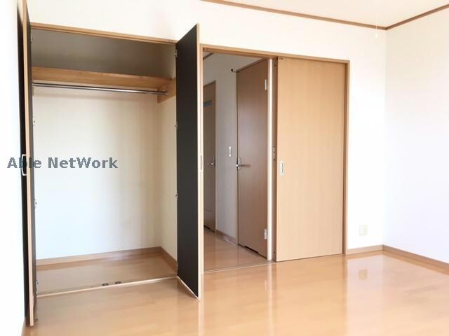 物件内観写真8　(安心の収納量)