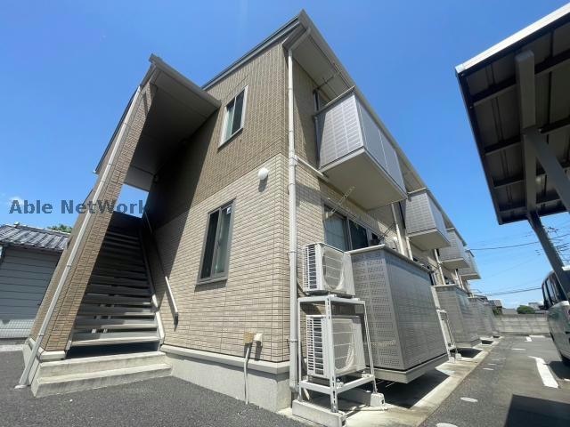 物件外観写真2　(景色に調和した外観です)