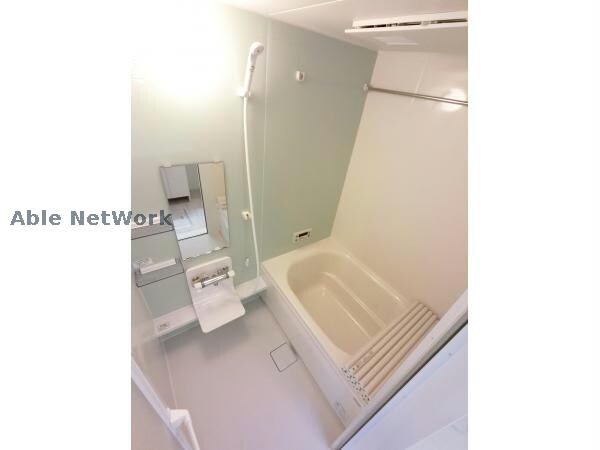 物件内観写真7　(追い炊き機能・浴室乾燥機付き)